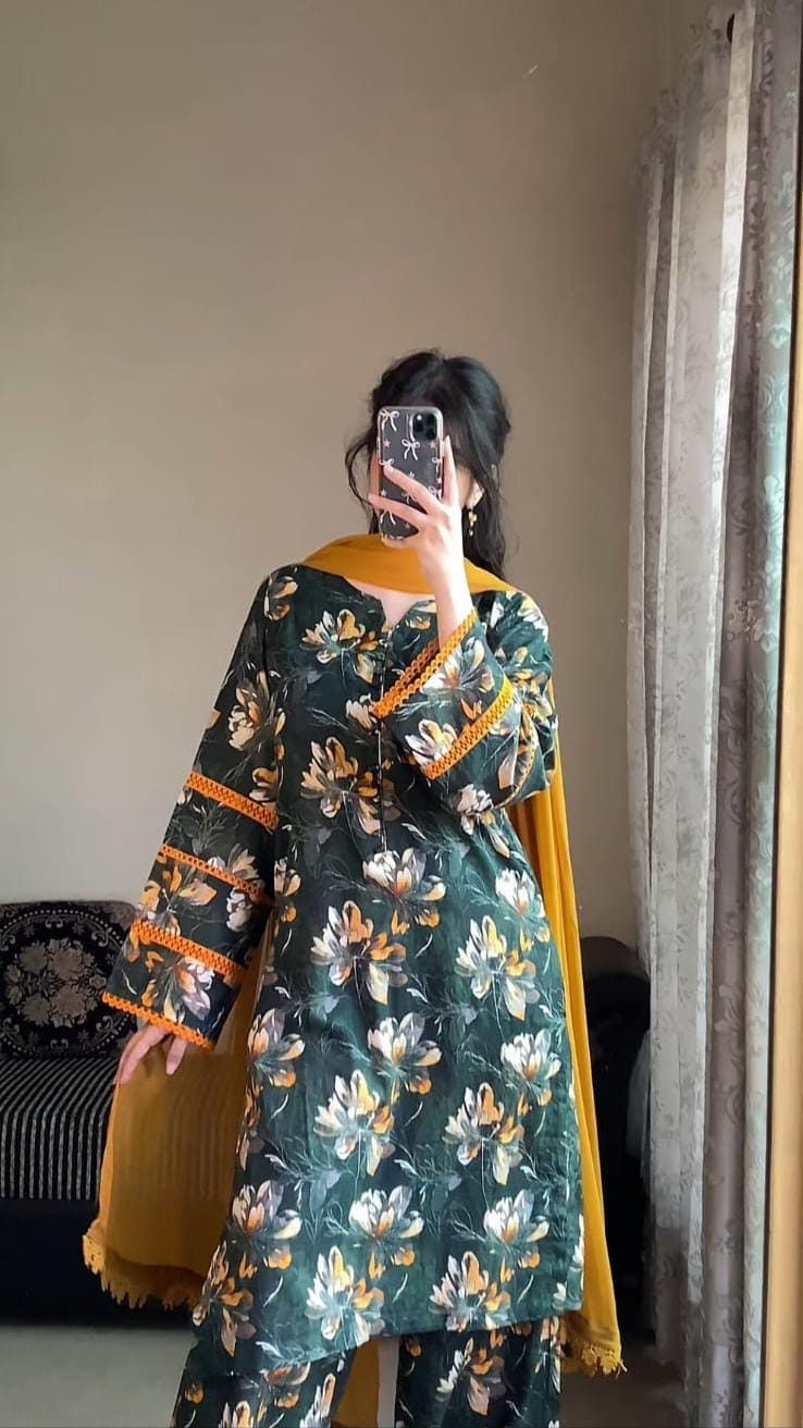 কামিজঃ পিওর কটন সাথে লেইস অর্ক করা।